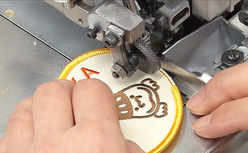 ワッペン縁の加工　ロック加工とは